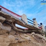 Tutto come previsto, cede la “pista ciclabile” delle Dune sotto i colpi dell’erosione e degli incapaci